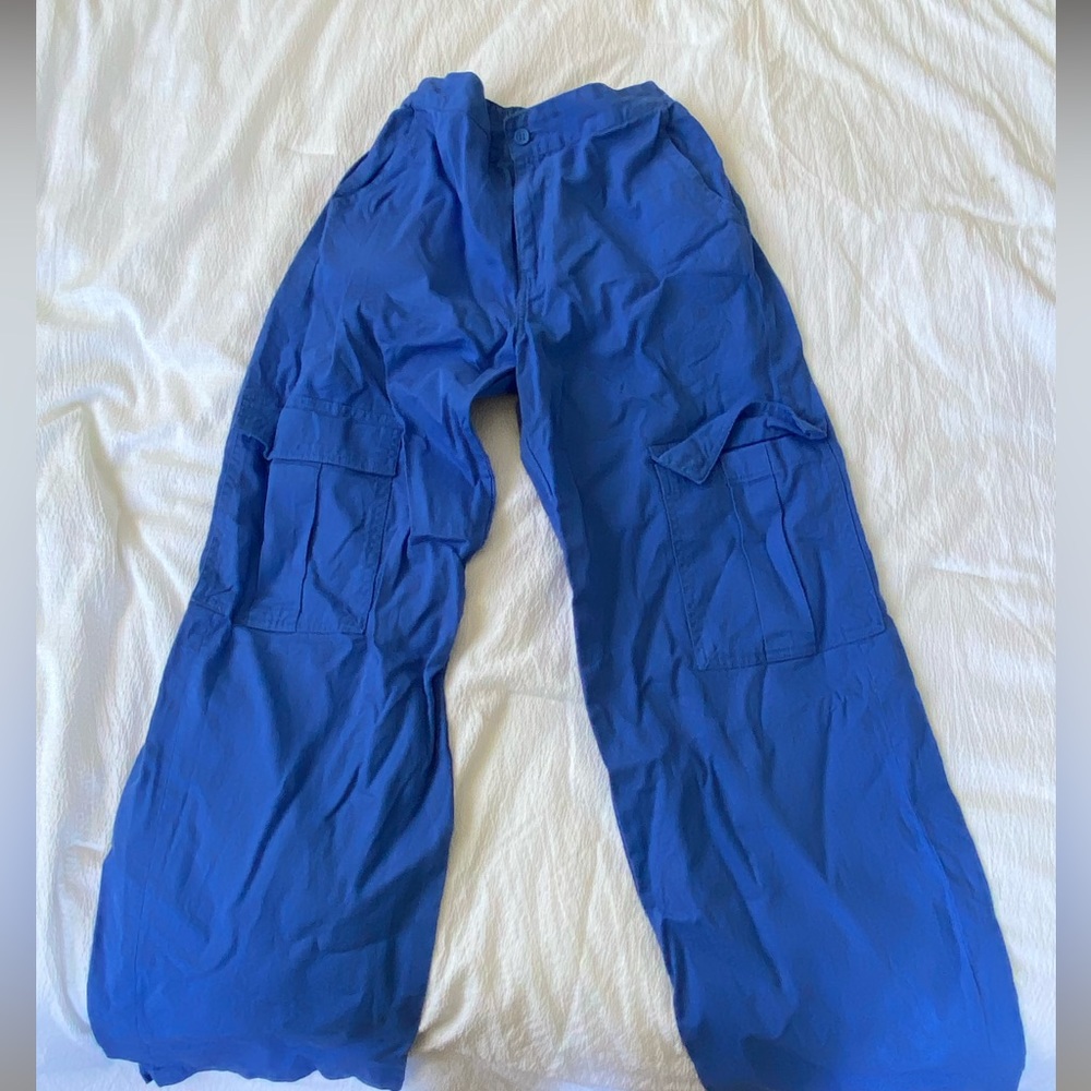 Blue Cargos